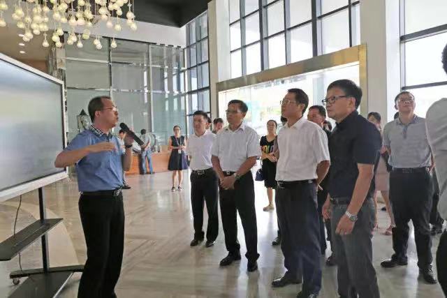 广东省人民政府副秘书长 钟旋辉一行莅临我司参观考察