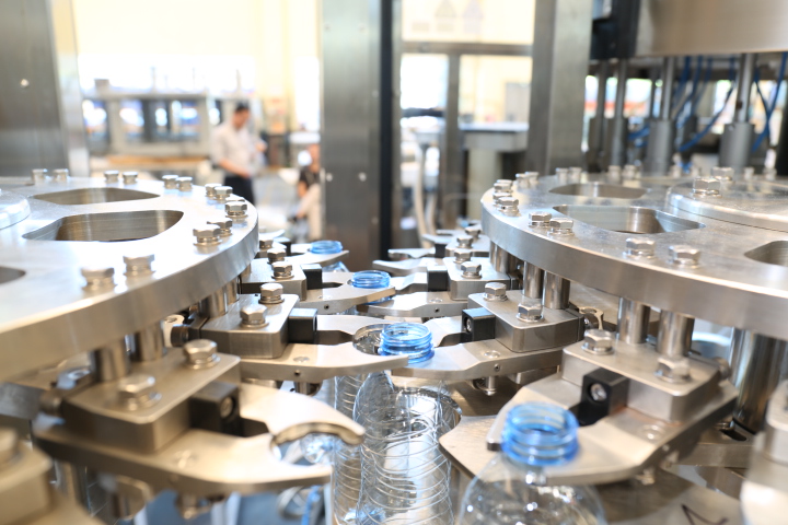 工信部产业政策司于晓东副司长一行莅临555000a公海会员中心考察调研