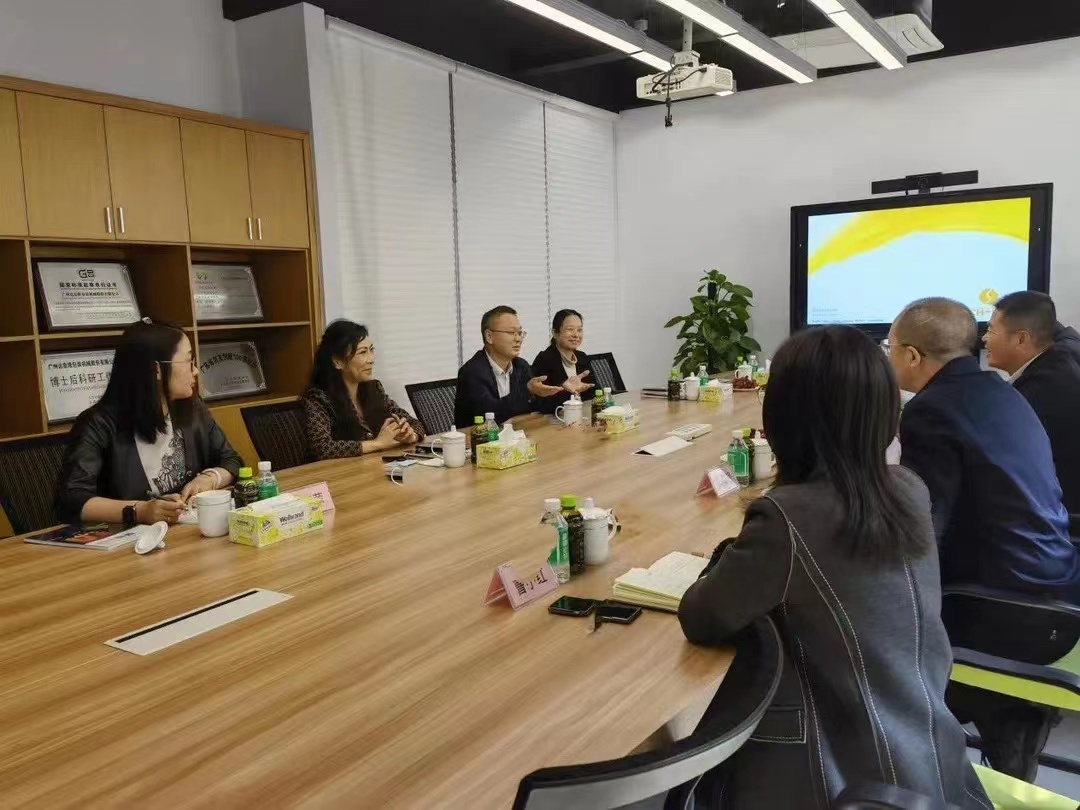 黄埔区委常委、统战部部长肖春辉到555000a公海会员中心走访调研