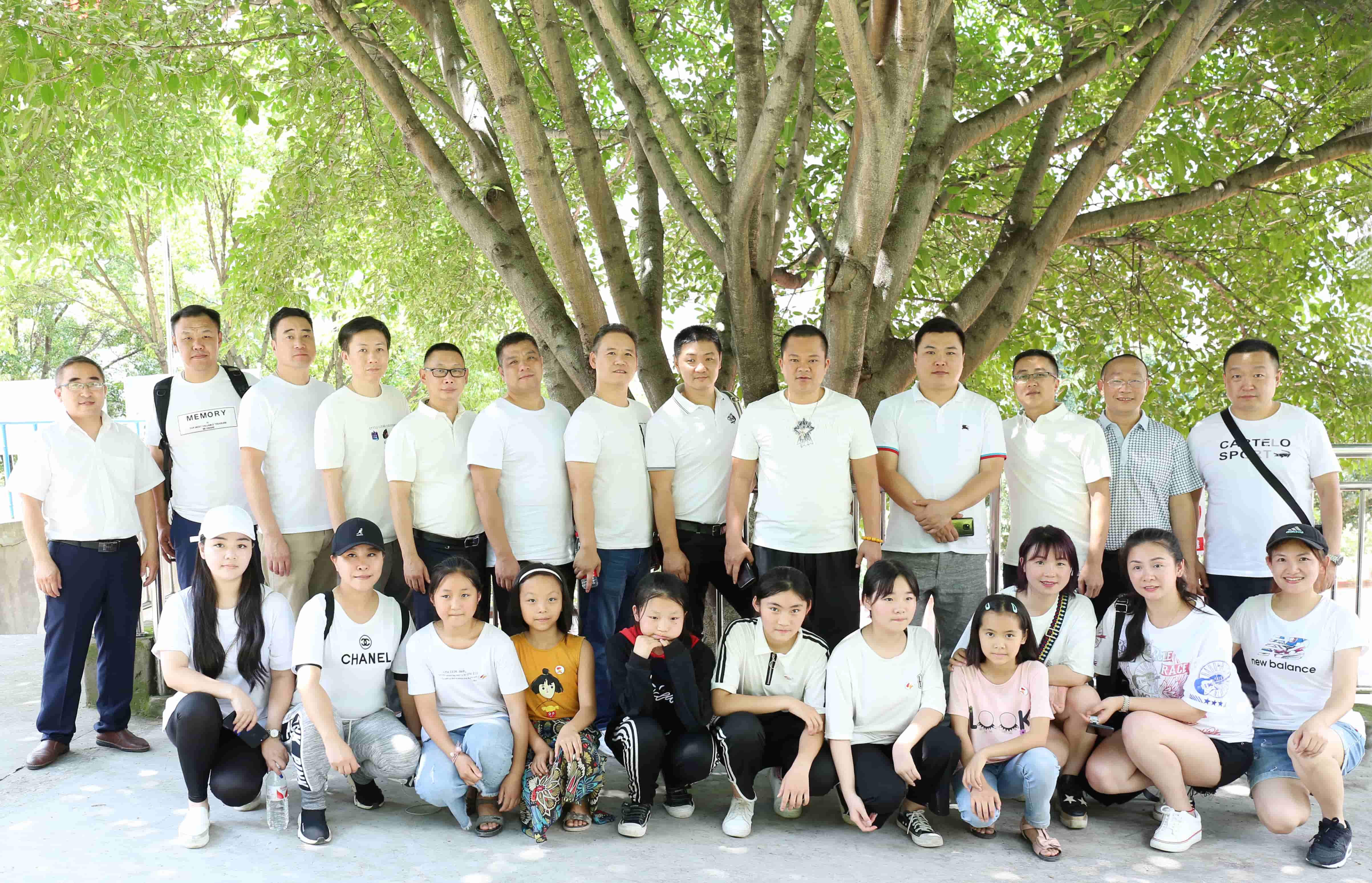 KG8A2082-大溪小学合影 (3).jpg KG8A2082-大溪小学合影 (3).jpg